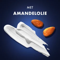 Heren Gillette Fusion Scheerschuim Met Amandelolie Voor De Gevoelige Huid 250 ml
